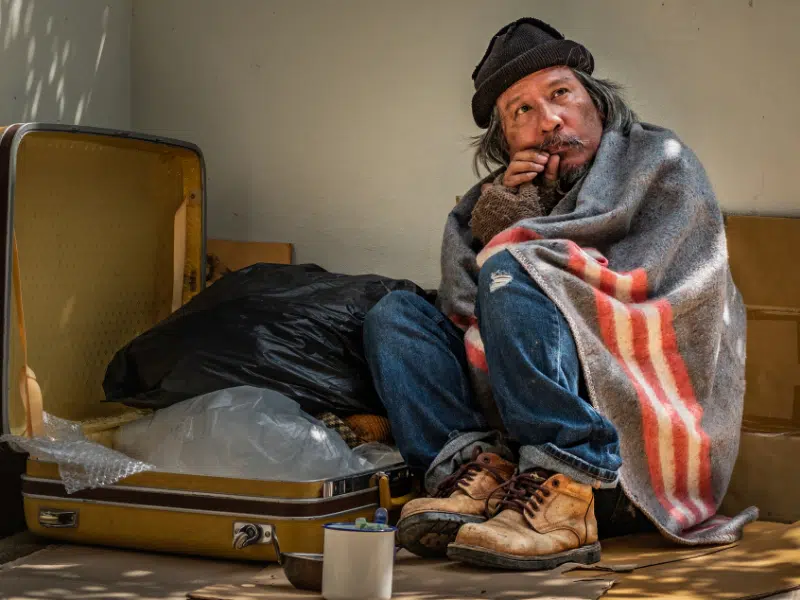 momenttuns homeless man
